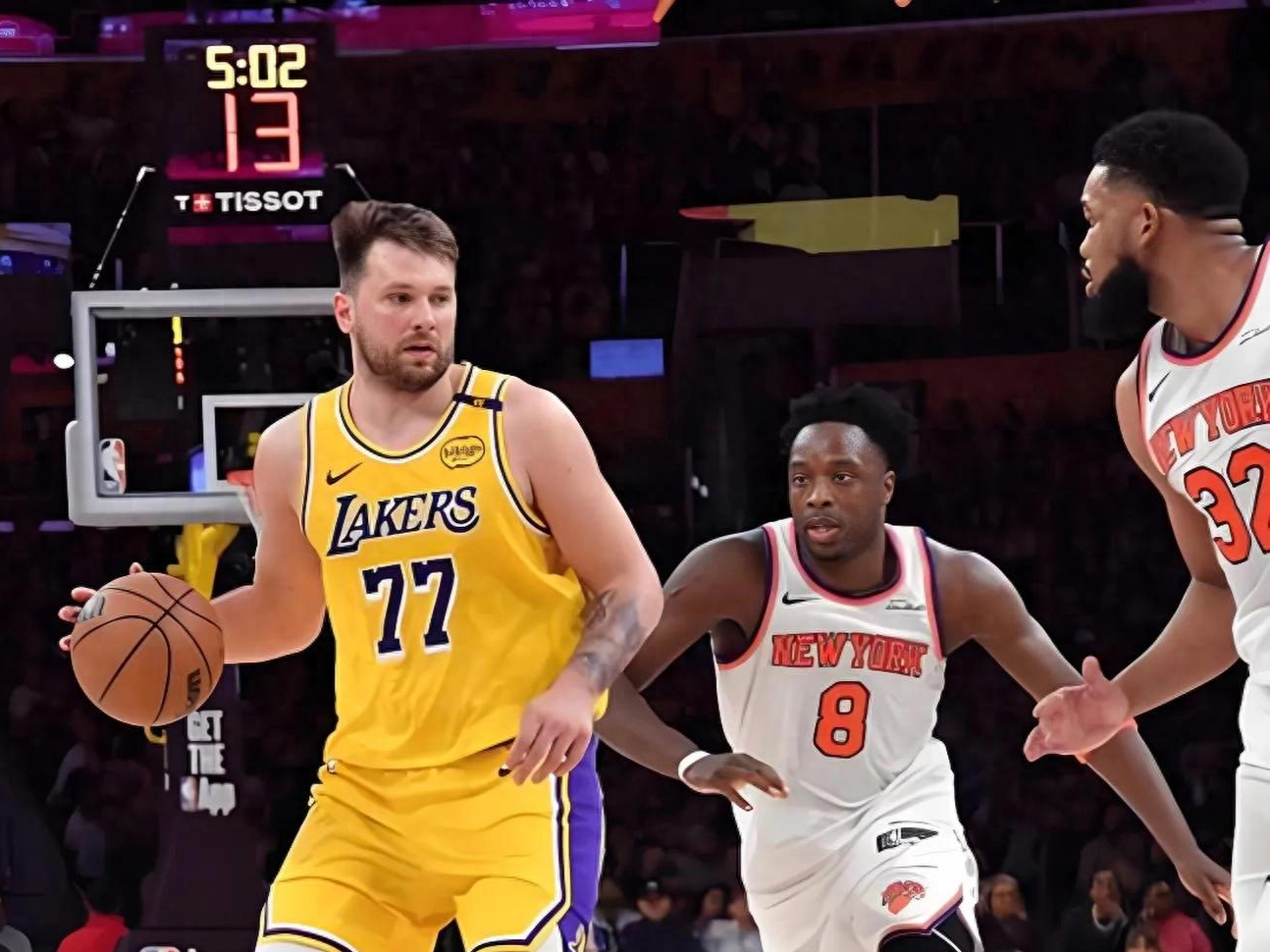 九游会登录-包含清晨纽约尼克斯调整名单以备NBA季后赛；绝杀压哨环节打磨；引发热议；控场能力受关注的词条